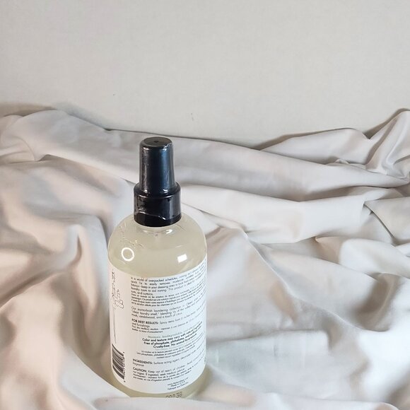 The Laundress Crease Release 8 oz - Picture 2 of 2